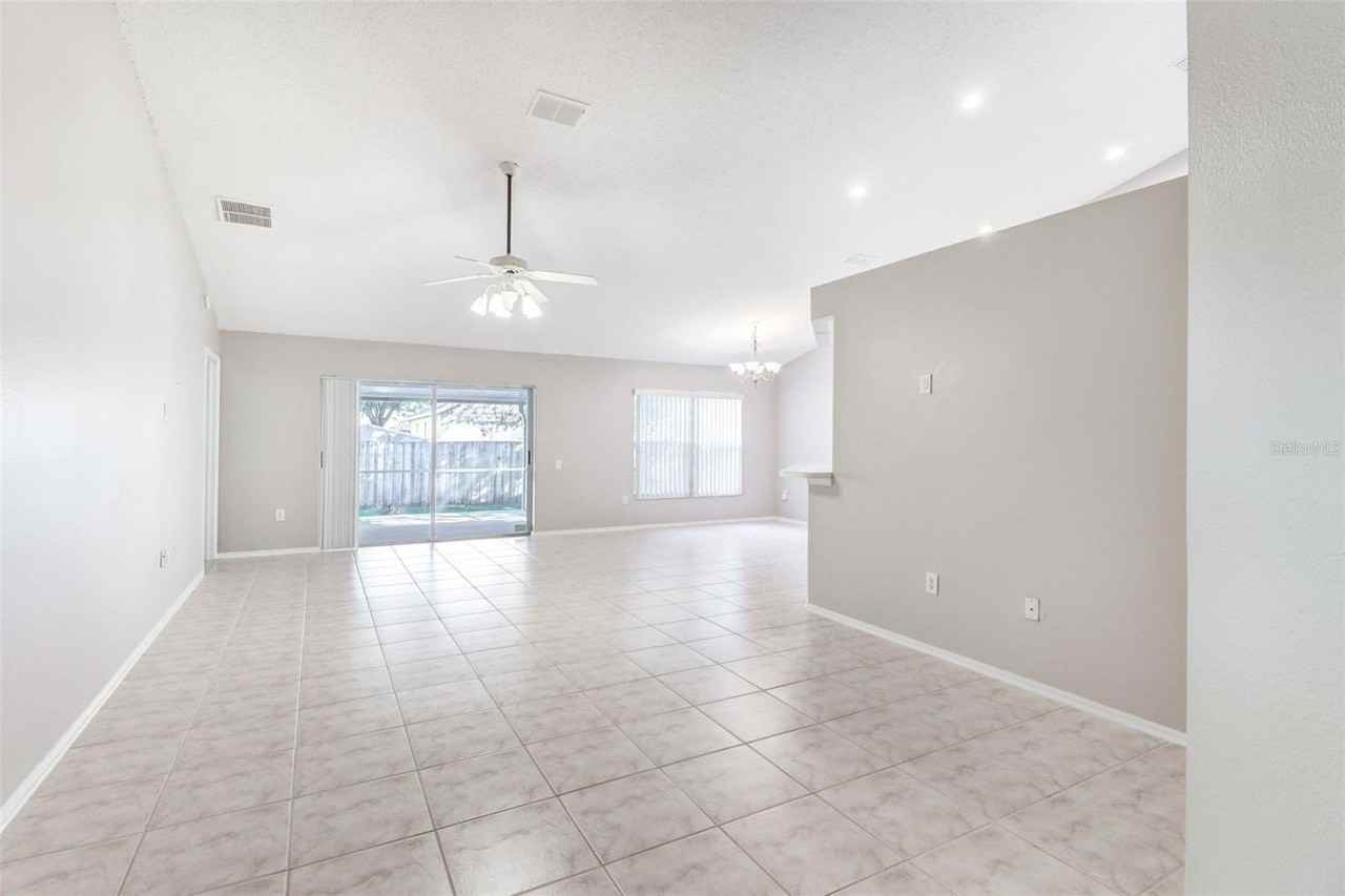 26903 Carla Pl - Photo 5 of 38