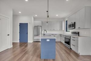 featured image of 185191 Ashford Ave #12