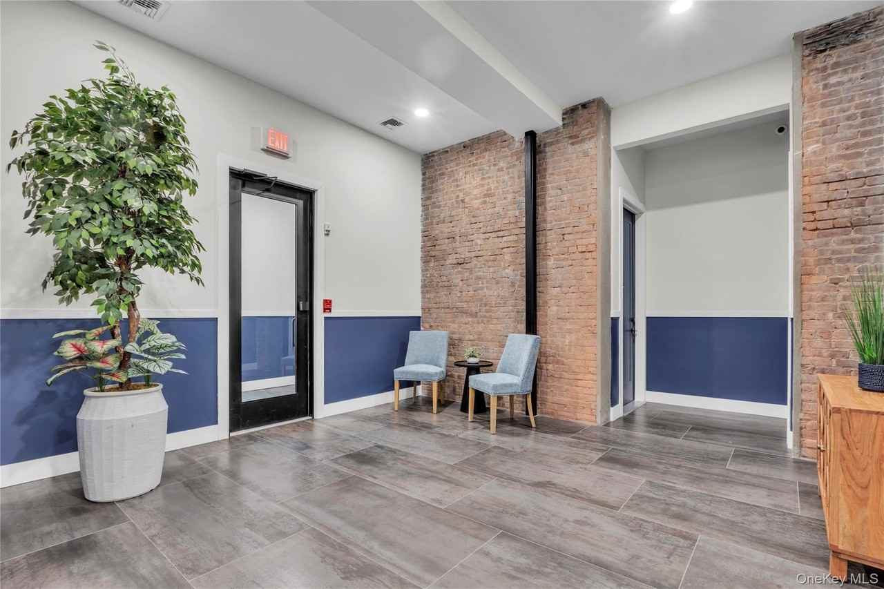 185191 Ashford Ave #12 - Photo 2 of 23