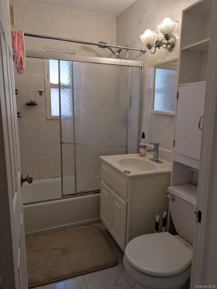 7540 197th St - Photo 7 of 14