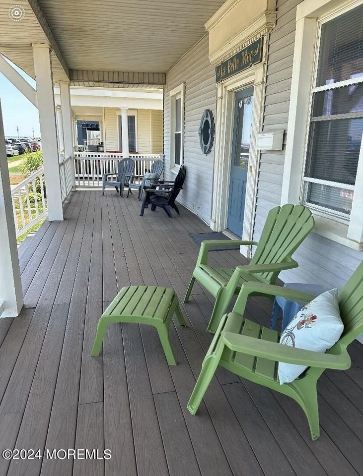 1100 Ocean Ave - Photo 4 of 25