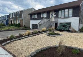 featured image of 103 Chicago Ave