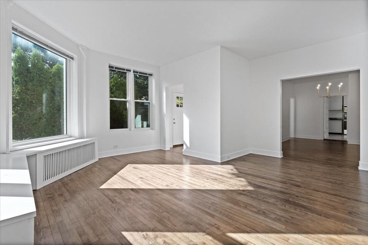 1097 Tower Rd #A - Photo 3 of 17