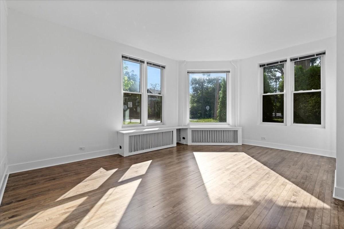 1097 Tower Rd #A - Photo 4 of 17