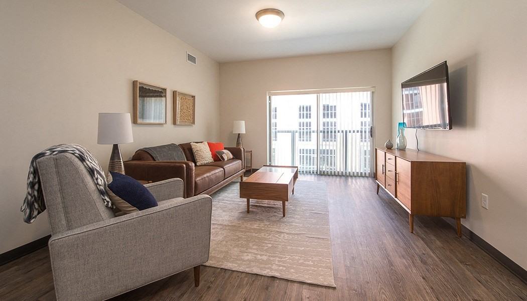 Hot Metal Flats - Photo 4 of 33