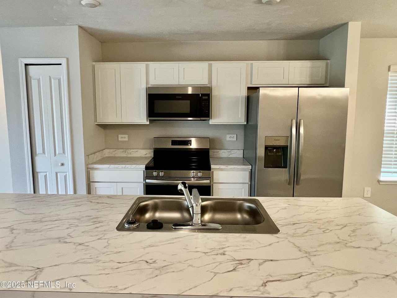 845 Hartshill Place - Photo 5 of 22