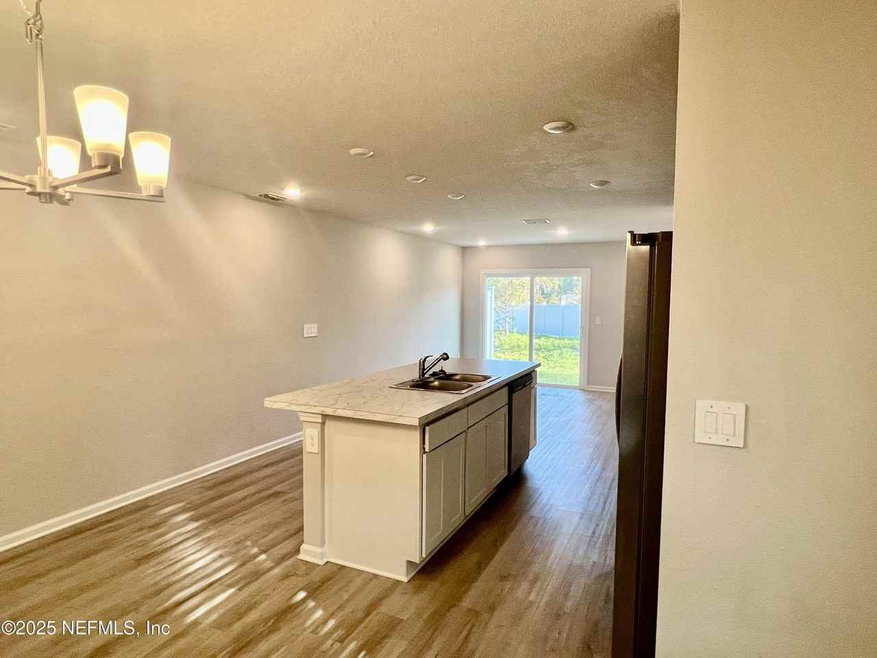 845 Hartshill Place - Photo 7 of 22