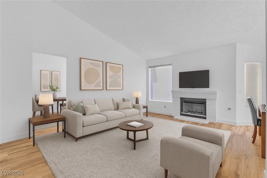 765 Butternut Ct - Photo 5 of 34