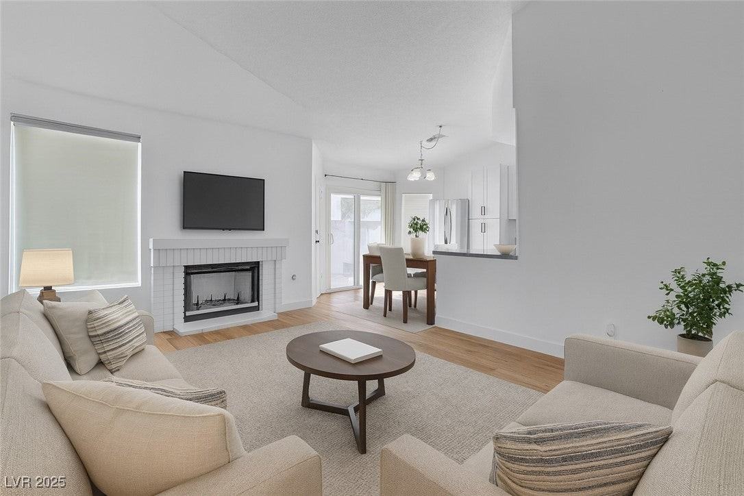 765 Butternut Ct - Photo 6 of 34