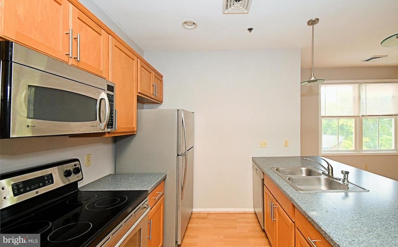 154 Bridge Street - Photo 7 of 36