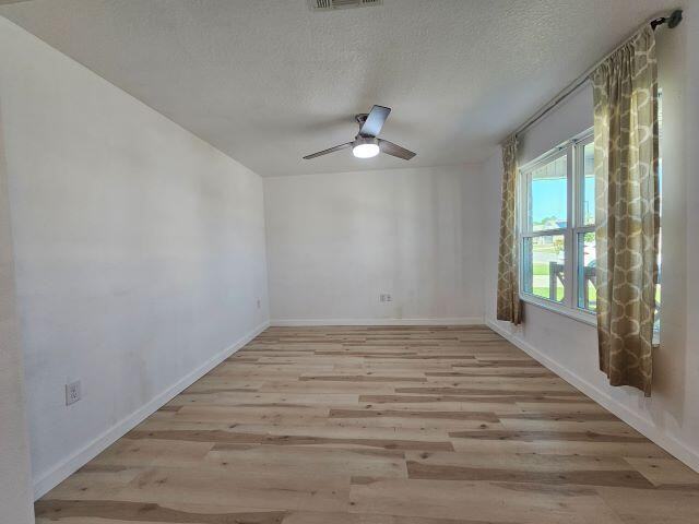 931 Merganser Way - Photo 3 of 31