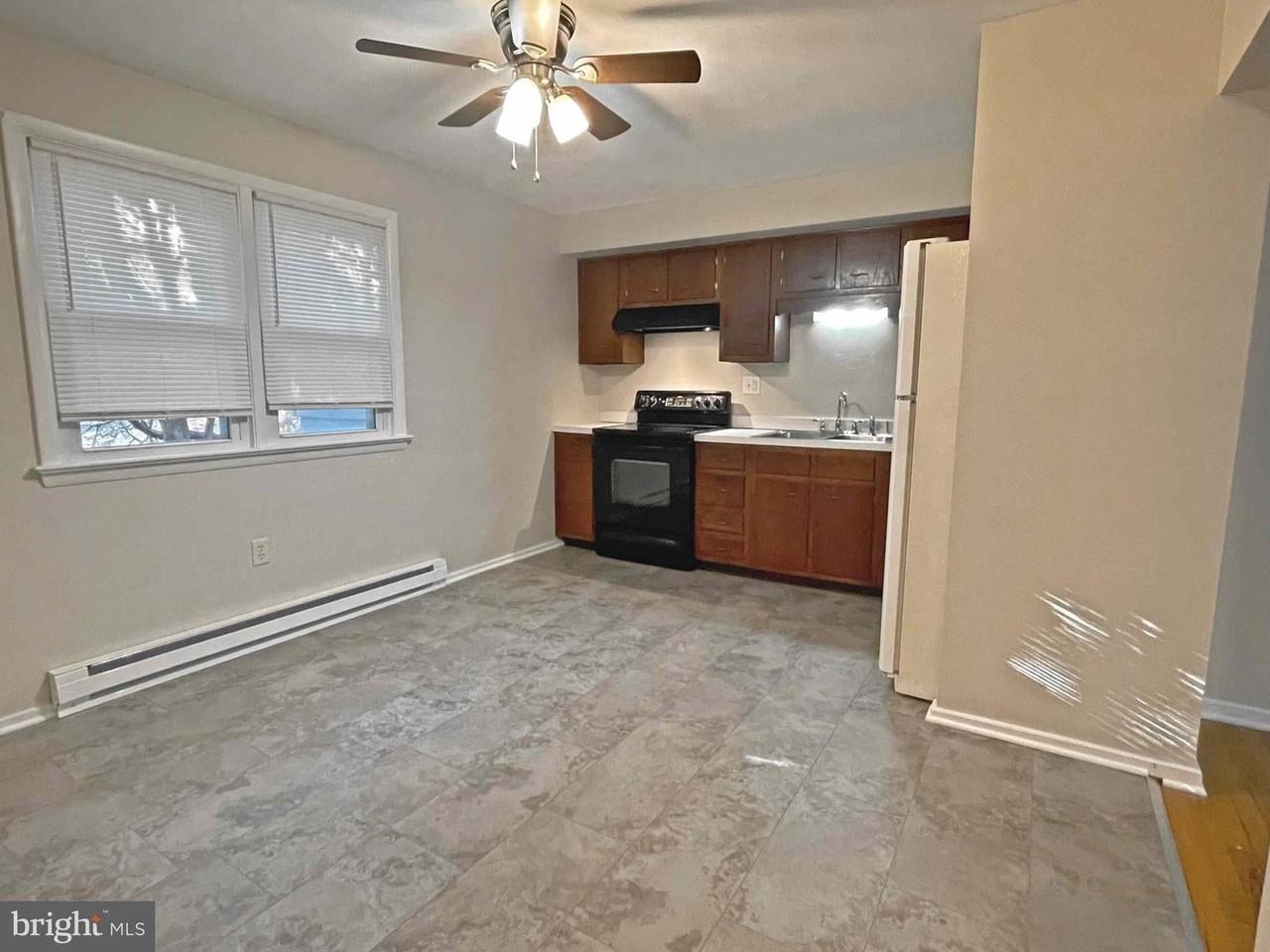 5 Commercial Dr - Photo 2 of 11