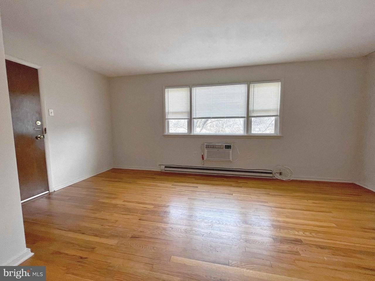 5 Commercial Dr - Photo 5 of 11