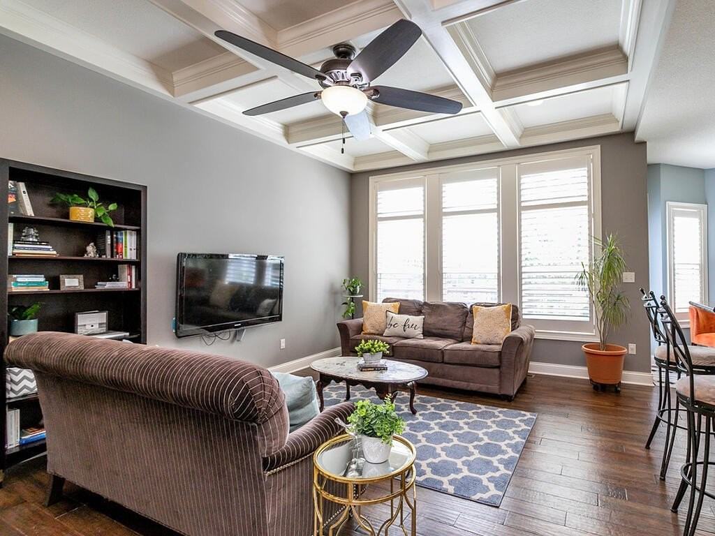 4106 Huron Court - Photo 3 of 22