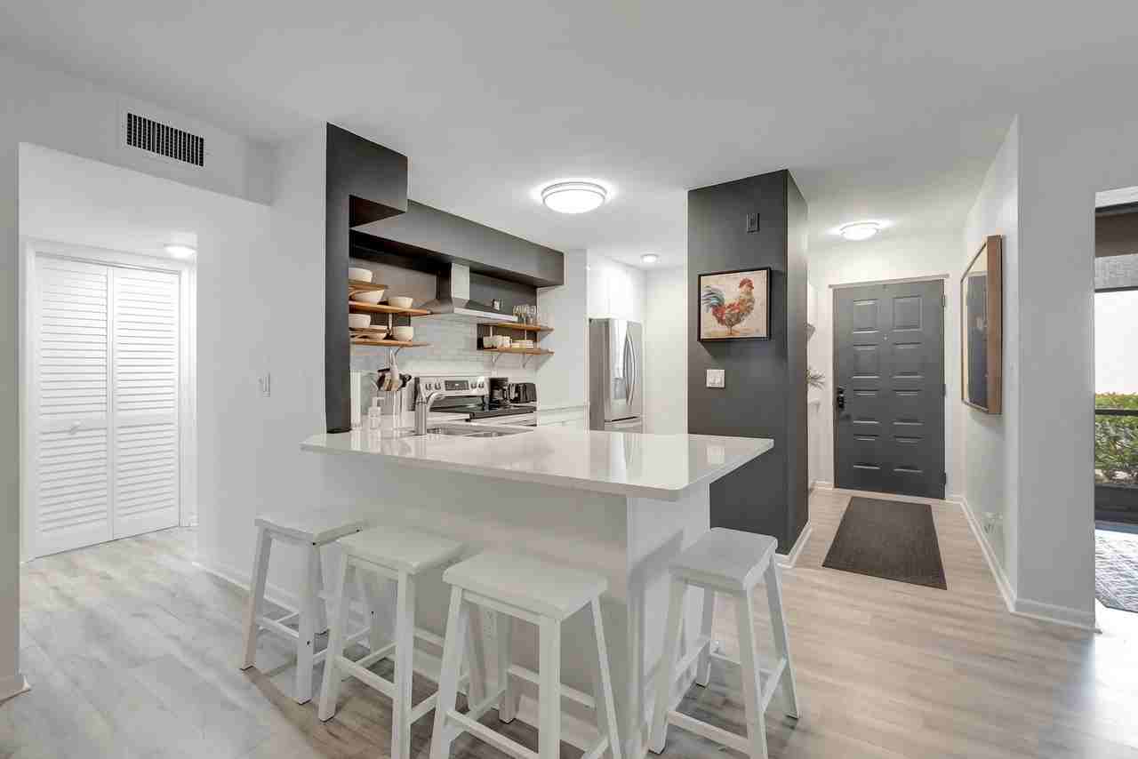 14893 Wedgefield Dr #103