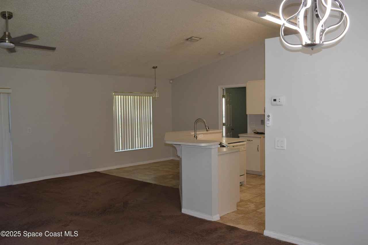 939 Lyons Circle Northwest - Photo 5 of 40