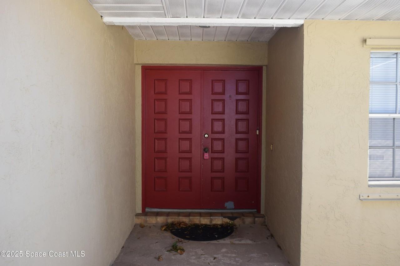 1941 Talloak Road - Photo 6 of 34