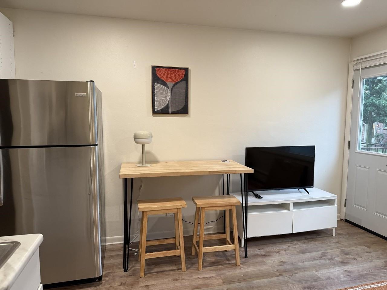 514 E Mifflin St #7 - Photo 7 of 9