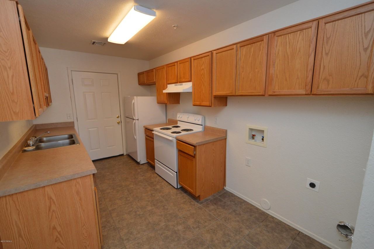 3516 East Monte Vista Drive #2 - Photo 3 of 8