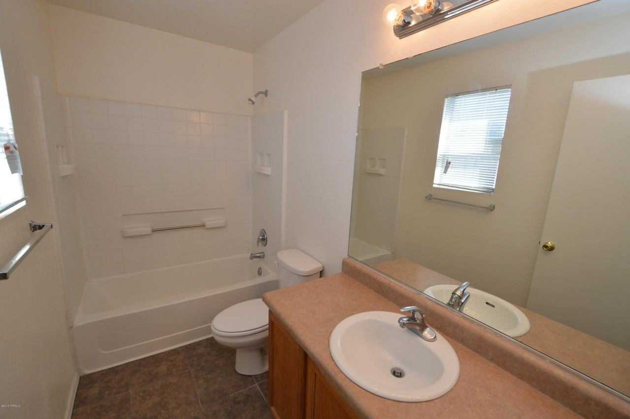 3516 East Monte Vista Drive #2 - Photo 5 of 8