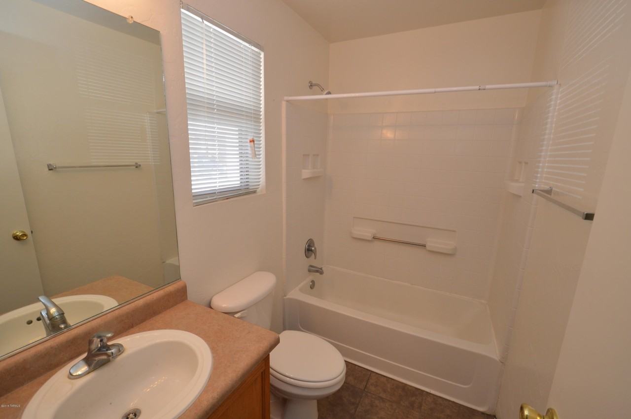 3516 East Monte Vista Drive #2 - Photo 6 of 8