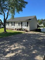 425 E Fairchild Dr - Photo 1 of 1