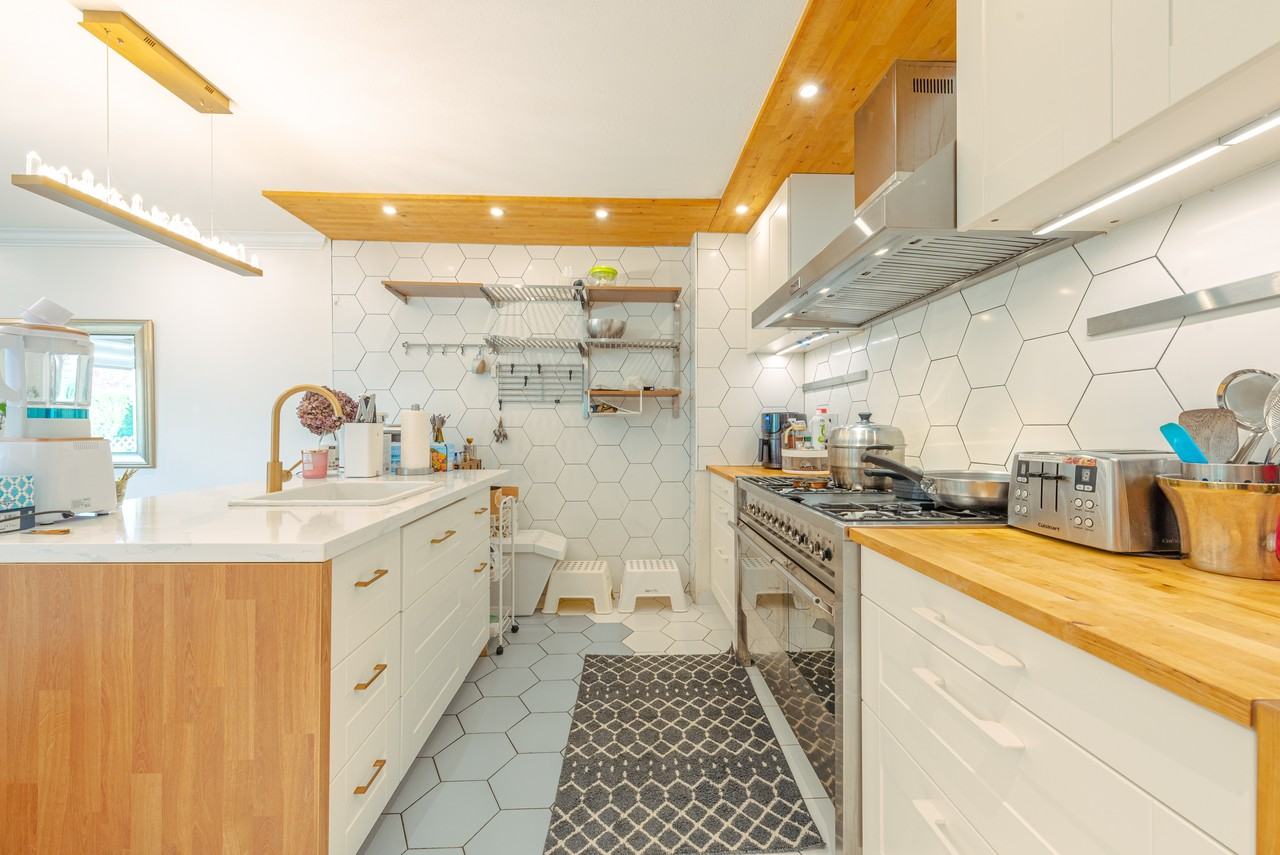 3191 Sedgemond Place - Photo 2 of 16