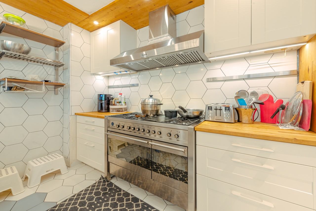 3191 Sedgemond Place - Photo 5 of 16