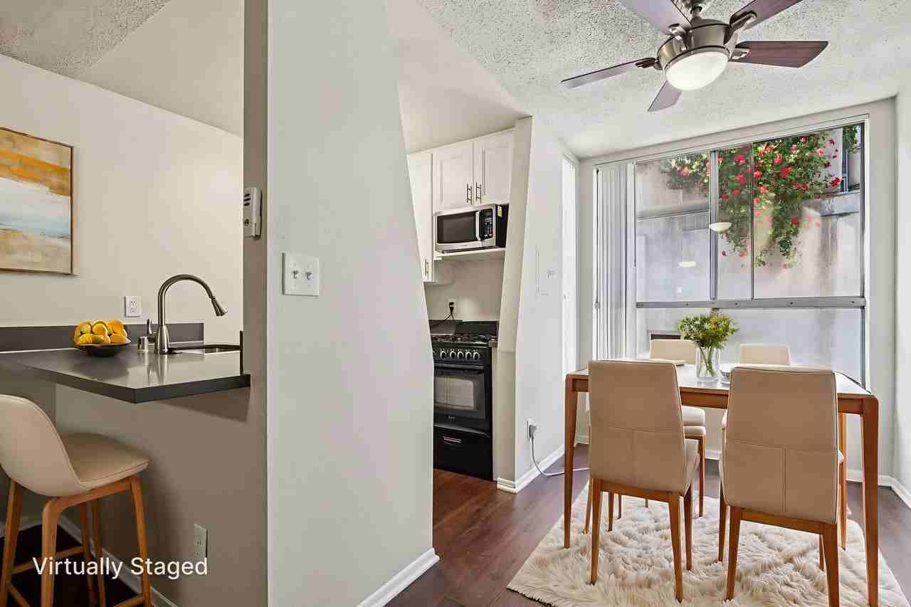 641 Gayley Ave - Photo 7 of 33