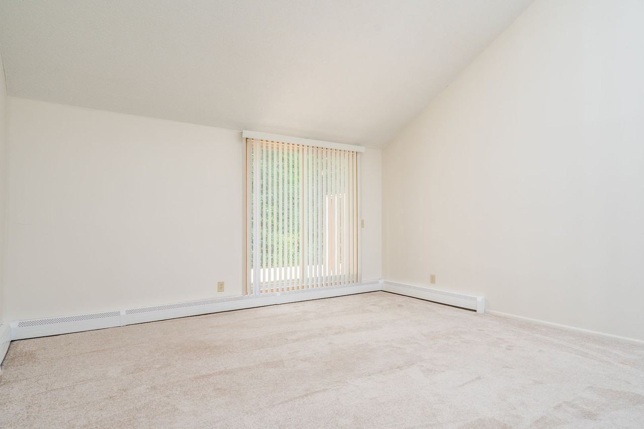 Perfect for those looking for cozy space! - Photo 4 of 21