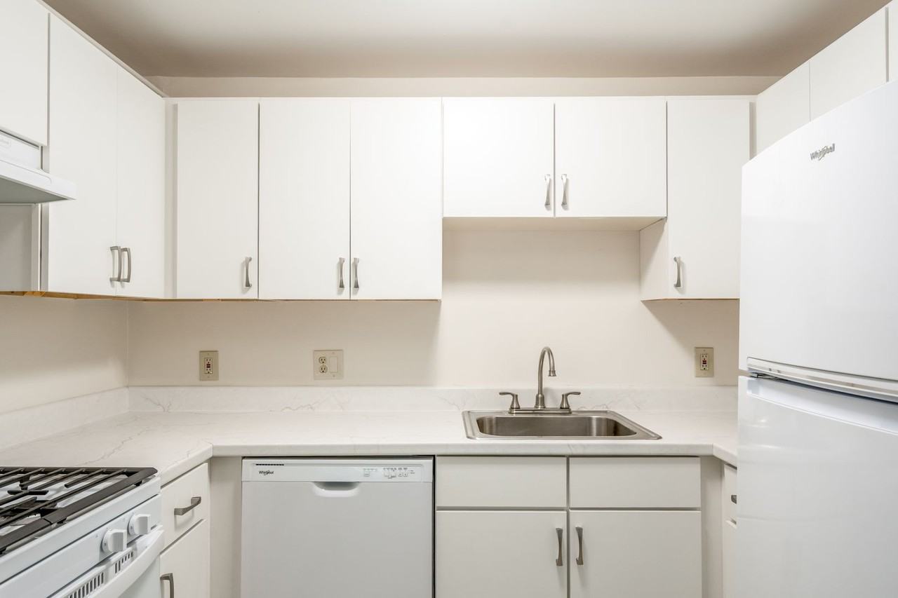 Perfect for those looking for cozy space! - Photo 5 of 21