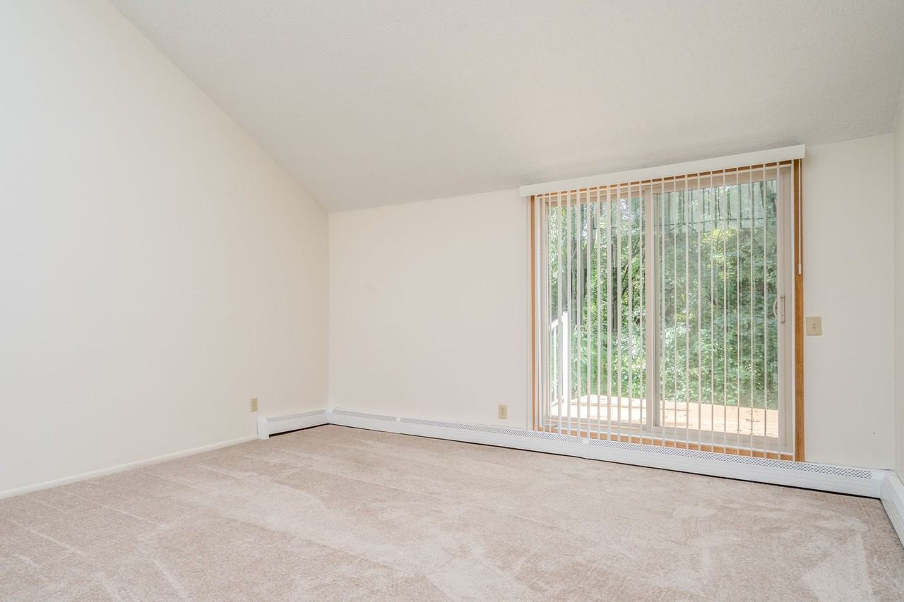 Perfect for those looking for cozy space! - Photo 7 of 21