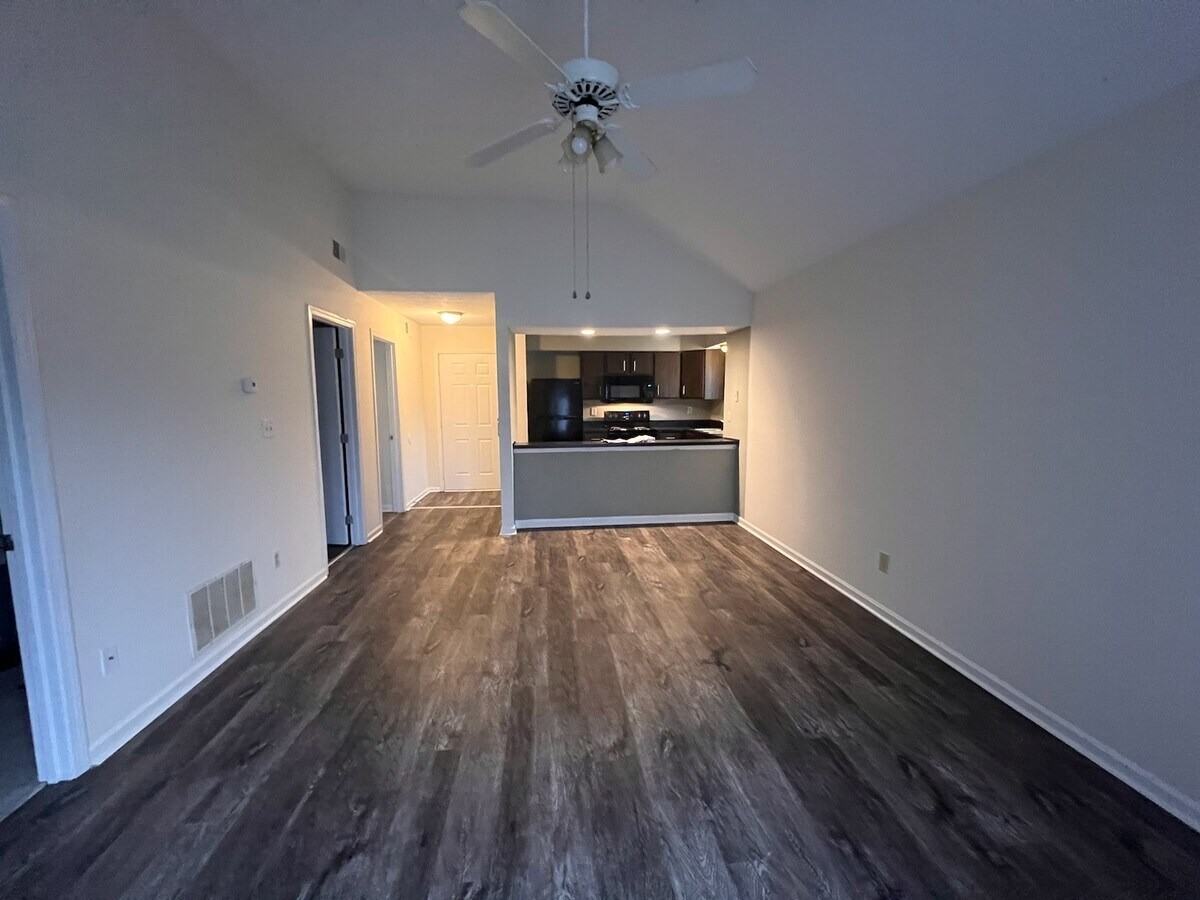 The Villas of Pine Valley - Photo 4 of 26