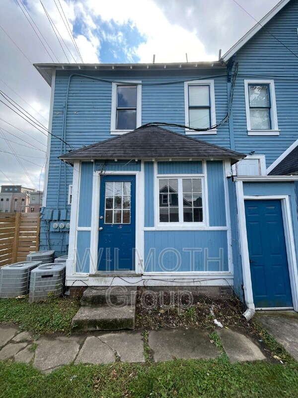 412 E 16th St - Photo 3 of 19