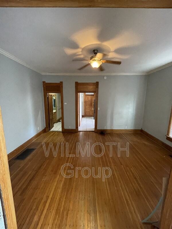 412 E 16th St - Photo 6 of 19