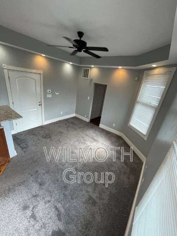 410 E 16th St #2 - Photo 3 of 16