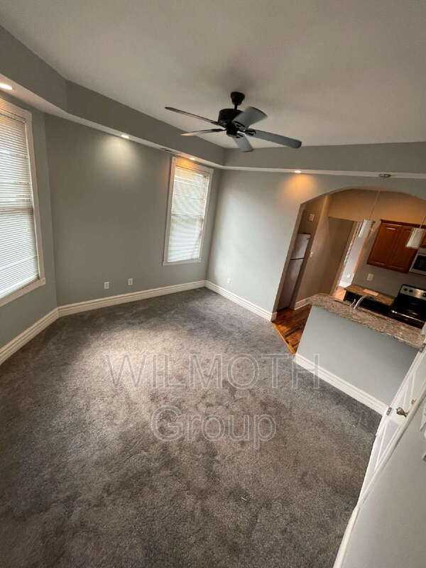 410 E 16th St #2 - Photo 4 of 16