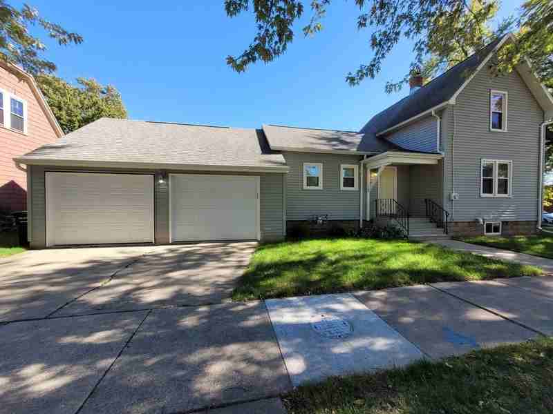 932 W 8th St - Photo 3 of 29