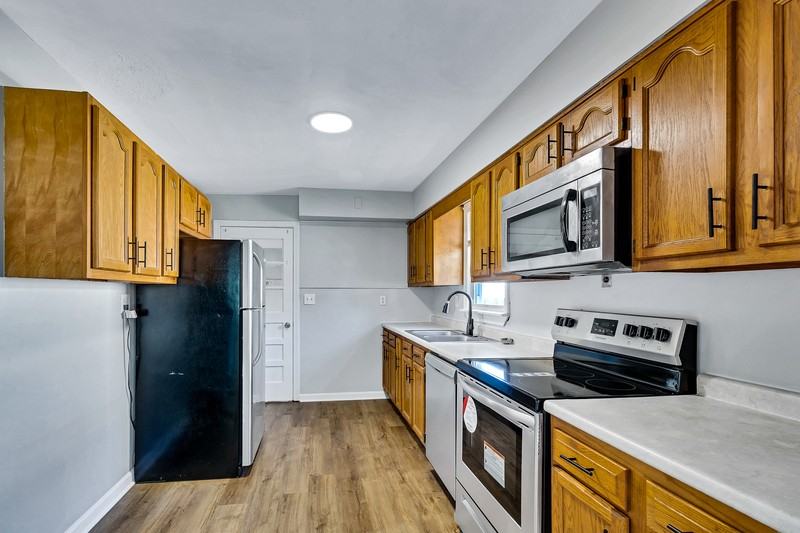 325 Arbor Ave - Photo 3 of 10