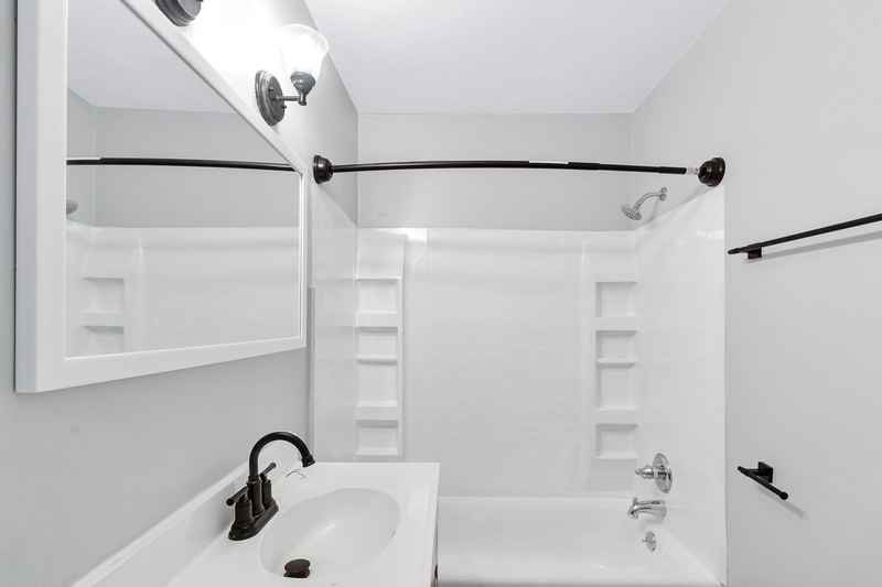 325 Arbor Ave - Photo 5 of 10