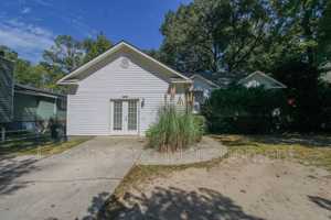 featured image of 1522 Theresa Dr