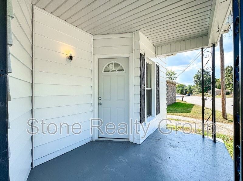 7581 Wabash Ave - Photo 3 of 19