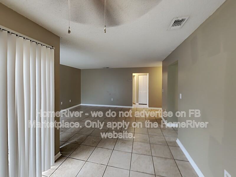 565 Hunter Cir - Photo 4 of 20