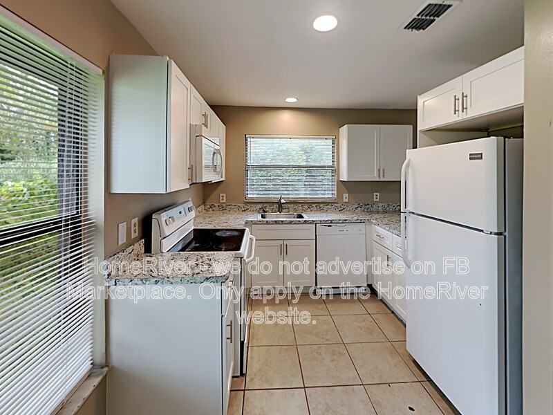 565 Hunter Cir - Photo 5 of 20