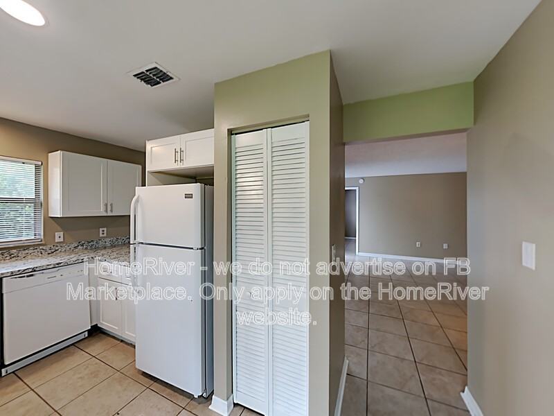 565 Hunter Cir - Photo 6 of 20