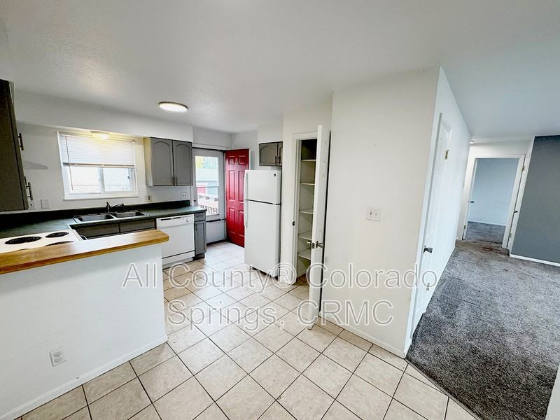 4995 Picturesque Circle #4 - Photo 4 of 20