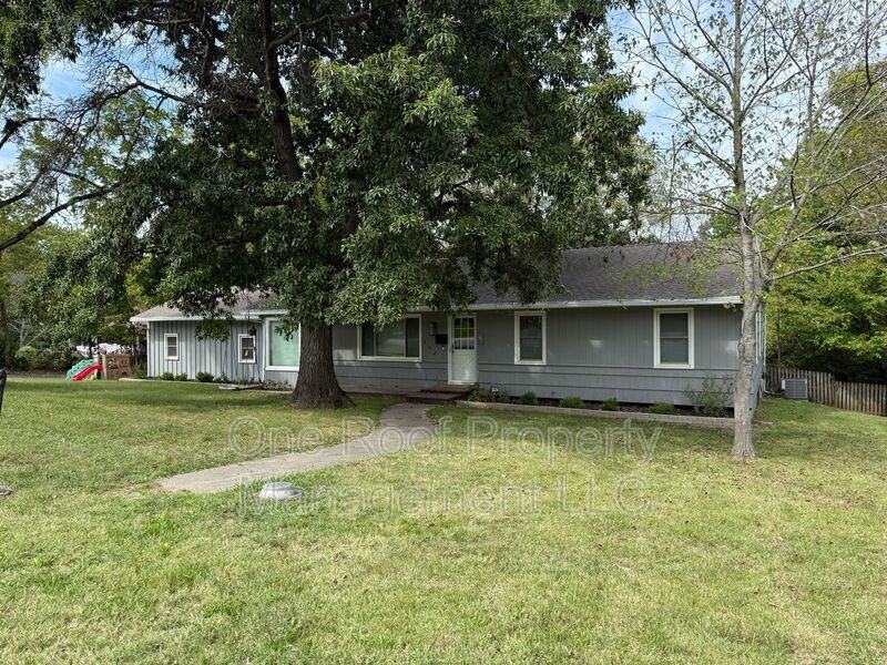 102 E 96th St - Photo 3 of 17