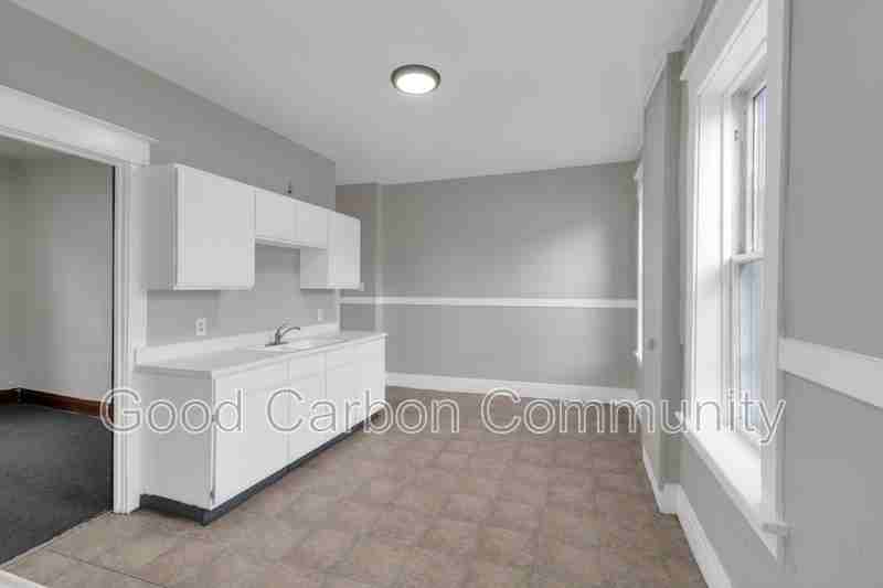 799 Niagara St #4 - Photo 3 of 14