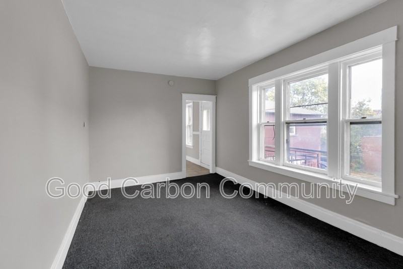 799 Niagara St #4 - Photo 5 of 14