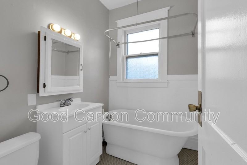 799 Niagara St #4 - Photo 6 of 14